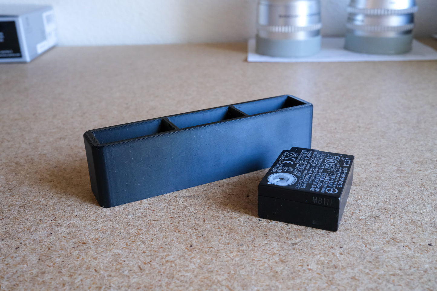 Leica BP-DC12 Battery Case Holder - Holds 3 Batteries
