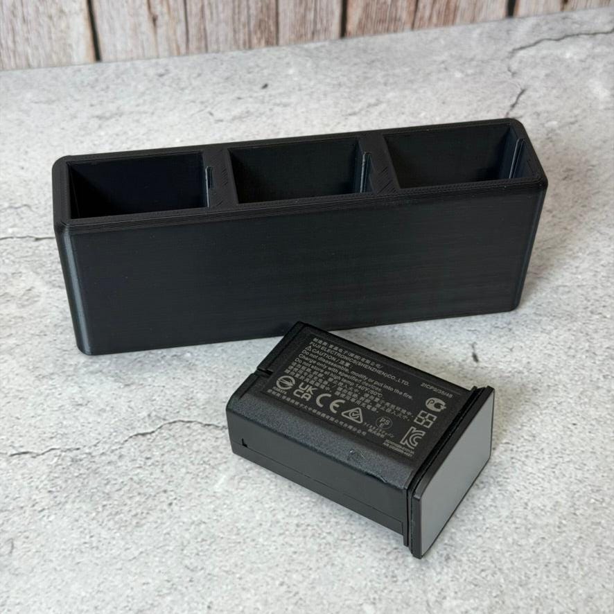 Triple Battery Holder For Leica M11 / M11-P — BP-SCL7 Battery Organizer & Storage
